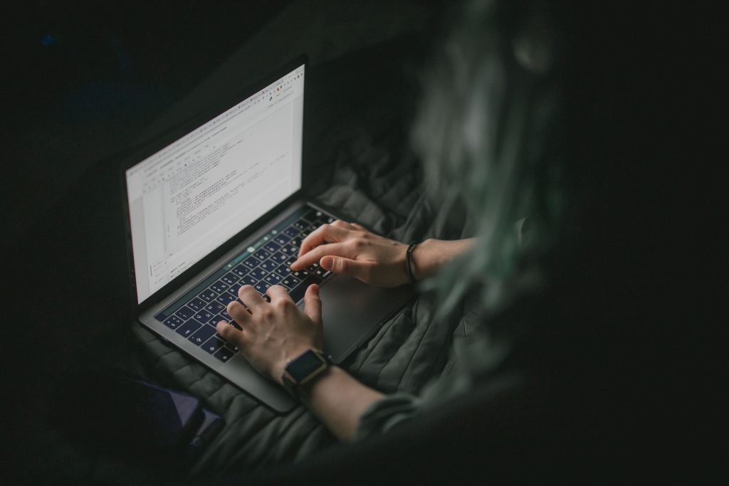 Escrow․com is a Bully – i’m moving to AtomPay and EscrowDomains․com